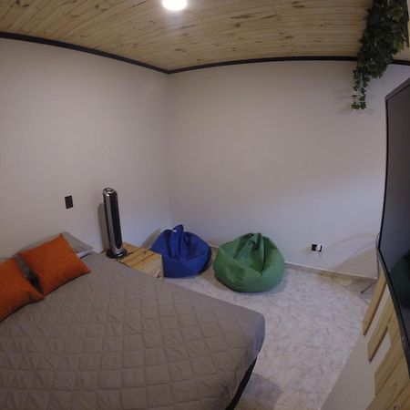 Blackpine Hostel Medellín Buitenkant foto