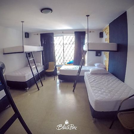 Blackpine Hostel Medellín Buitenkant foto