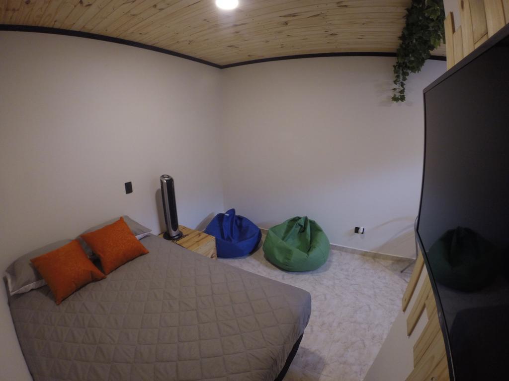 Blackpine Hostel Medellín Buitenkant foto