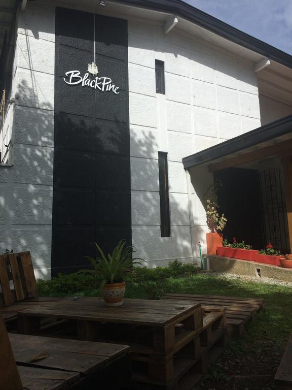Blackpine Hostel Medellín Buitenkant foto