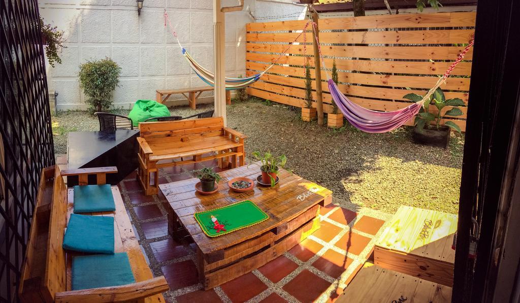 Blackpine Hostel Medellín Buitenkant foto