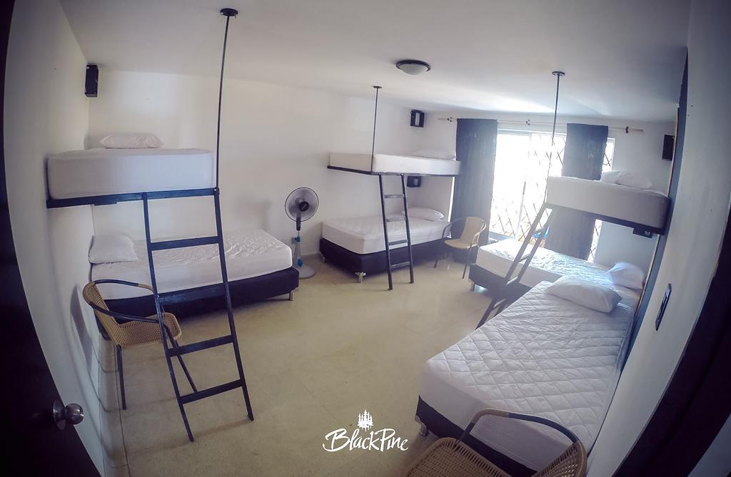 Blackpine Hostel Medellín Buitenkant foto